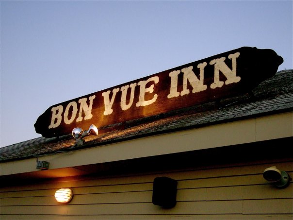 Bon Vue Inn logo