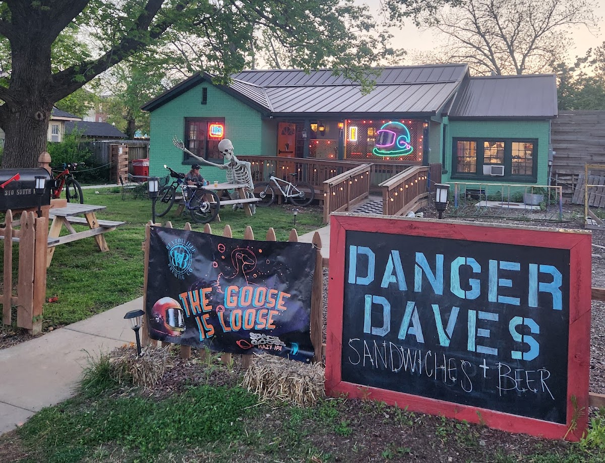 Danger Dave's logo