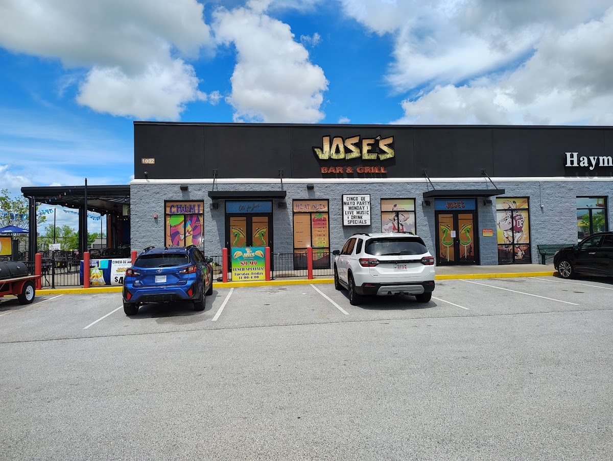 Jose's Bar & Grill