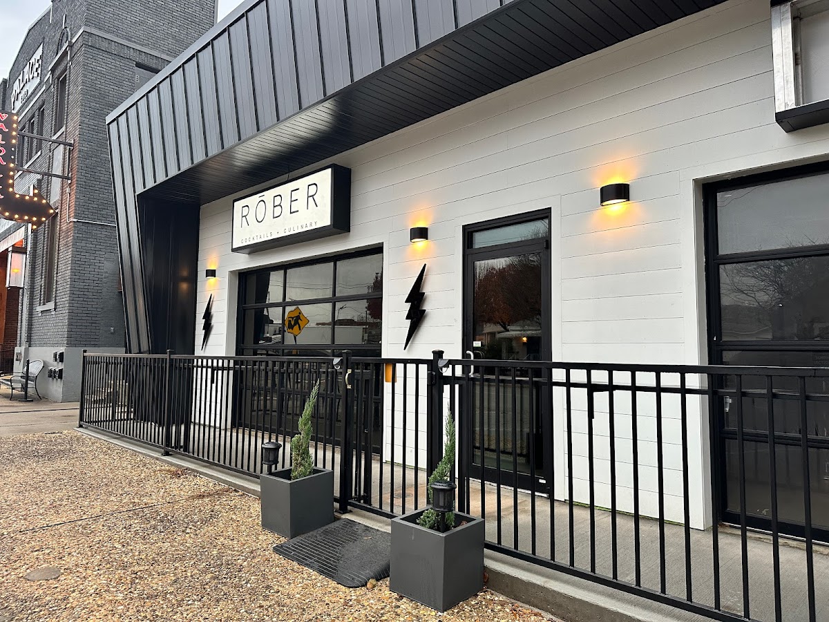 ROBER :: Cocktails + Culinary