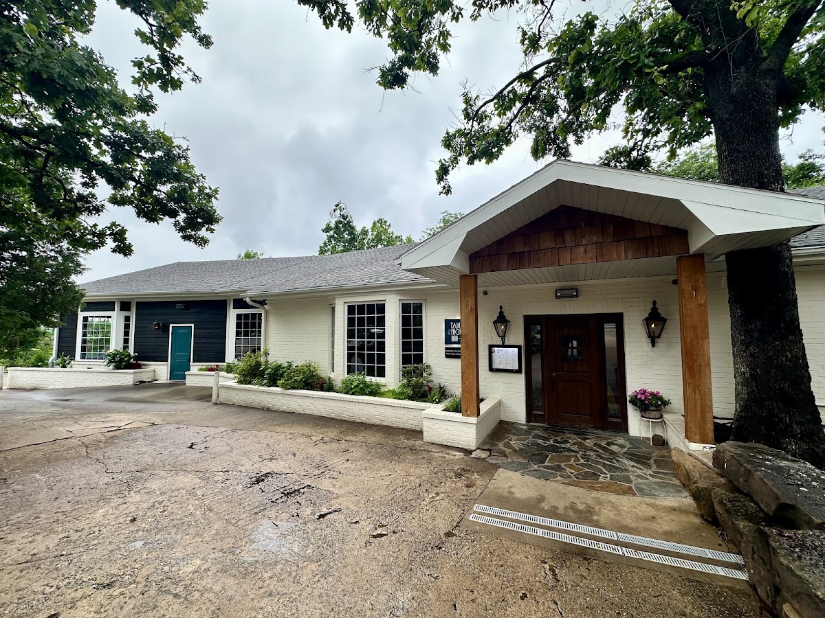Table at The Hickory Inn