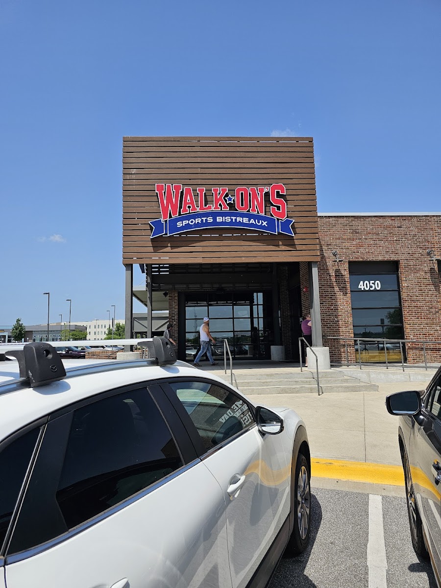 Walk-On's Sports Bistreaux - Rogers Restaurant logo