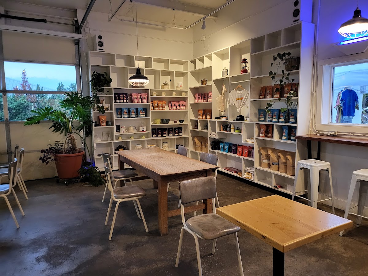 Airship Coffee at 5th Street Interior Photo - Airship Coffee at 5th Street Cafe in Bentonville, AR