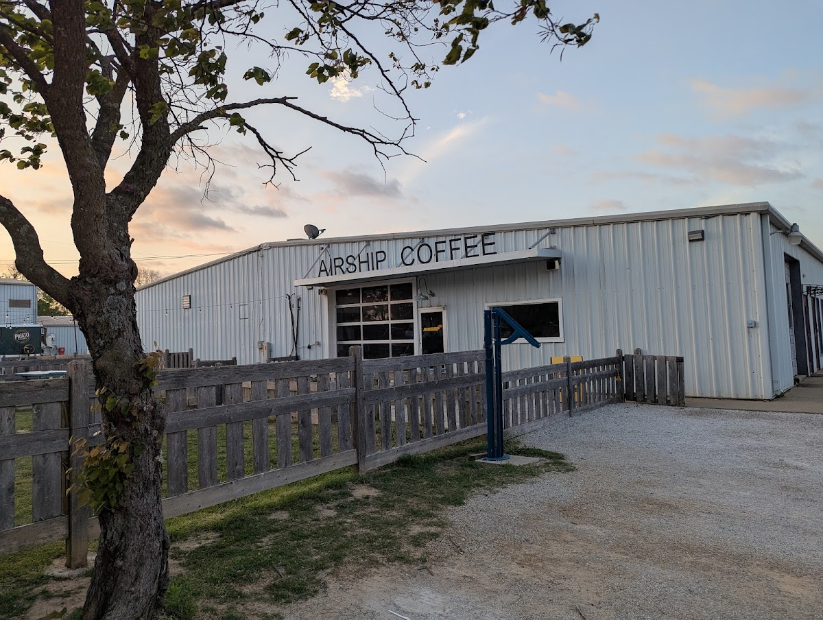 Airship Coffee at 5th Street Exterior Photo - Airship Coffee at 5th Street Cafe in Bentonville, AR