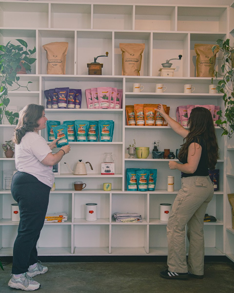 Airship Coffee at 5th Street Interior Photo - Airship Coffee at 5th Street Cafe in Bentonville, AR