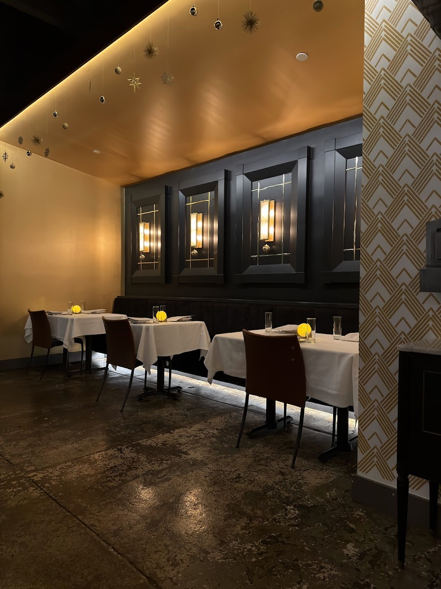 Atlas The Restaurant Interior Photo - Atlas The Restaurant American in Fayetteville, AR