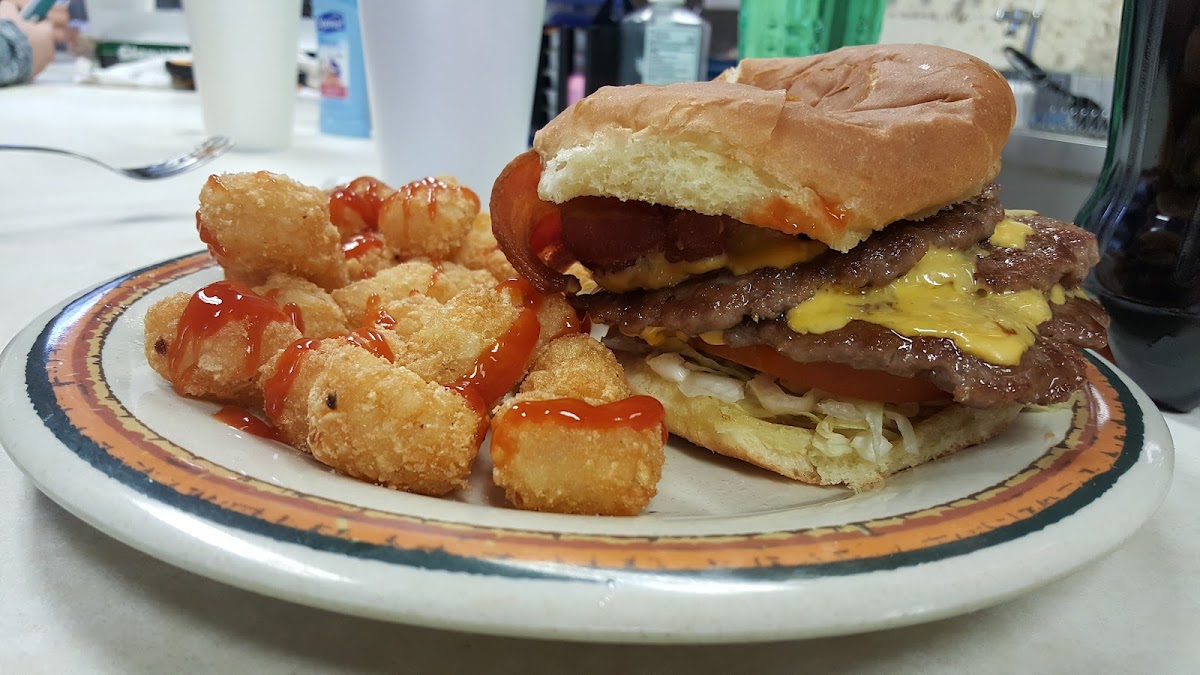 B & H Restaurant Food Photo - B & H Restaurant Diner in Morganfield, KY