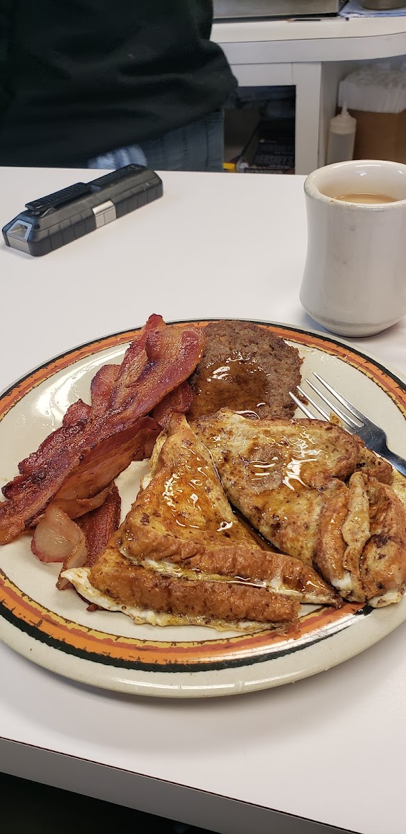 B & H Restaurant Food Photo - B & H Restaurant Diner in Morganfield, KY