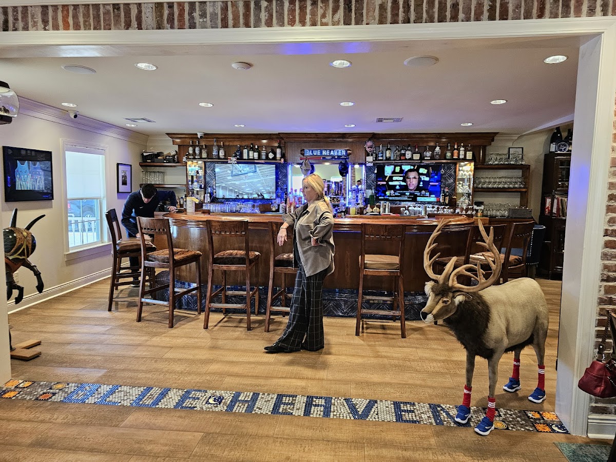 Blue Heaven Restaurant & Bar Interior Photo - Blue Heaven Restaurant & Bar Steakhouse in Benton, AR