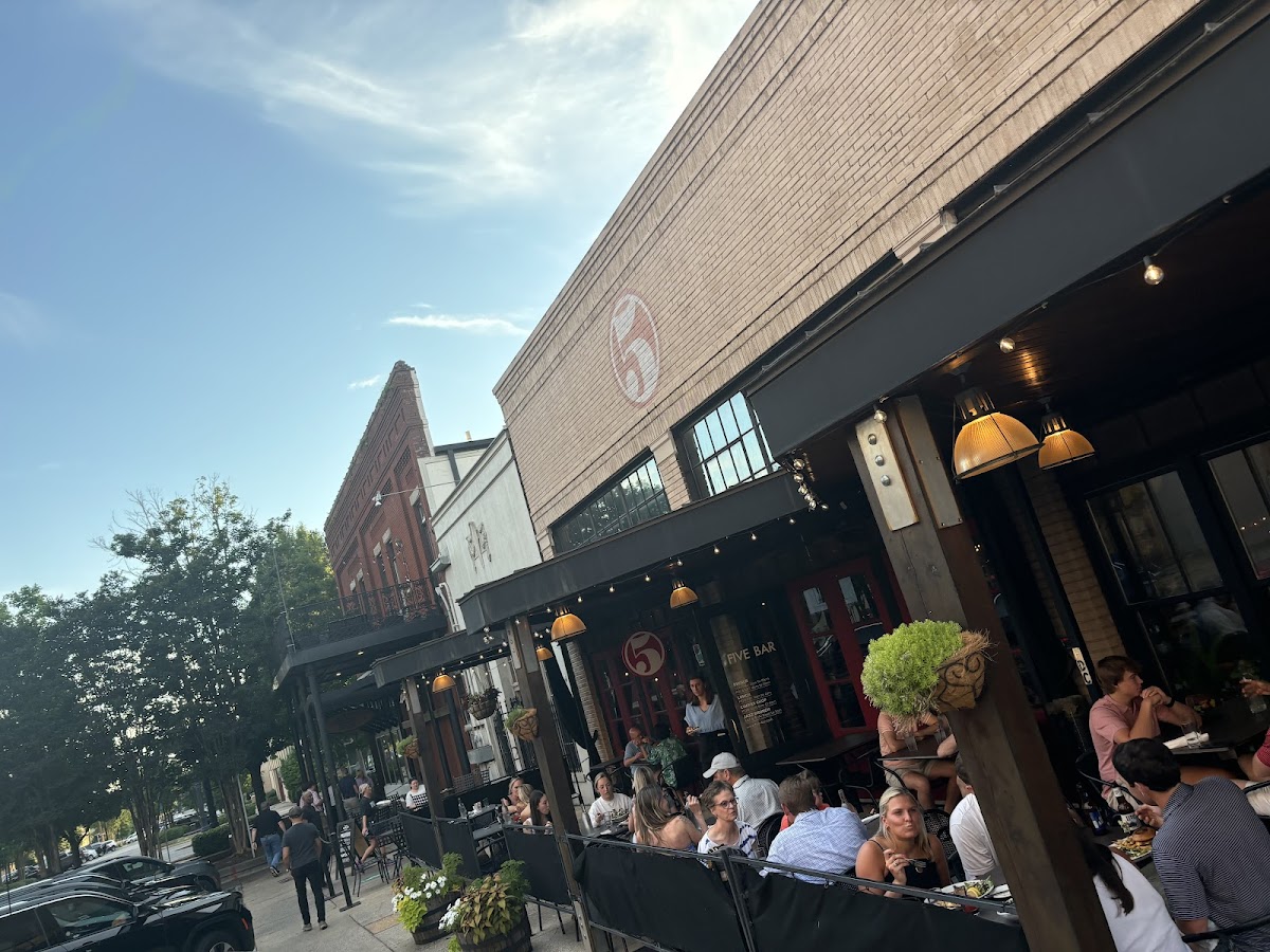 FIVE Tuscaloosa Exterior Photo - FIVE Tuscaloosa Bars in Tuscaloosa, AL