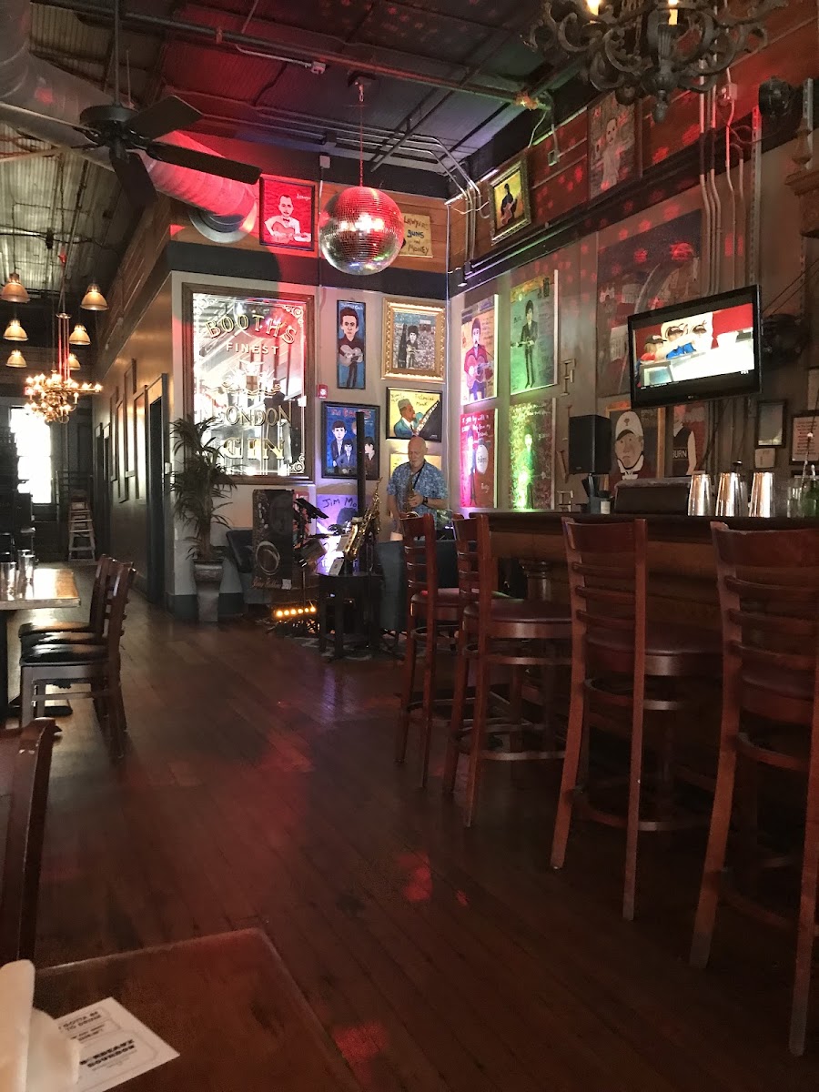 FIVE Tuscaloosa Interior Photo - FIVE Tuscaloosa Bars in Tuscaloosa, AL