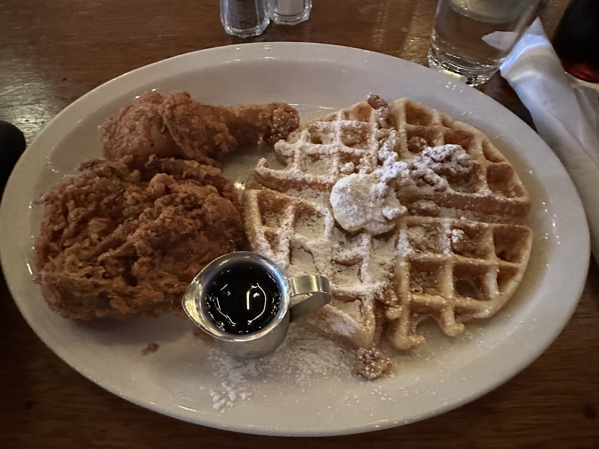 FIVE Tuscaloosa Food Photo - FIVE Tuscaloosa Bars in Tuscaloosa, AL