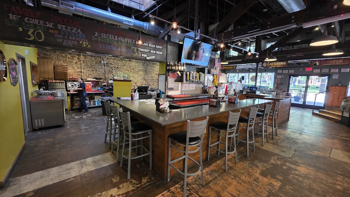 JC's New York Pizza Department Interior Photo - JC's New York Pizza Department Pizza in Las Vegas, NM