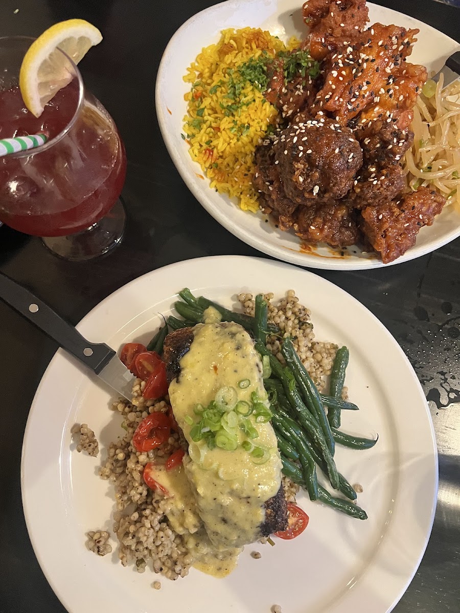 Leverett Lounge Food Photo - Leverett Lounge Lounge in Fayetteville, AR