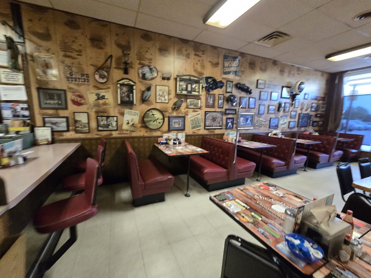 Ma & Pa's Kettle Restaurant Interior Photo - Ma & Pa's Kettle Restaurant American in Kansas City, MO