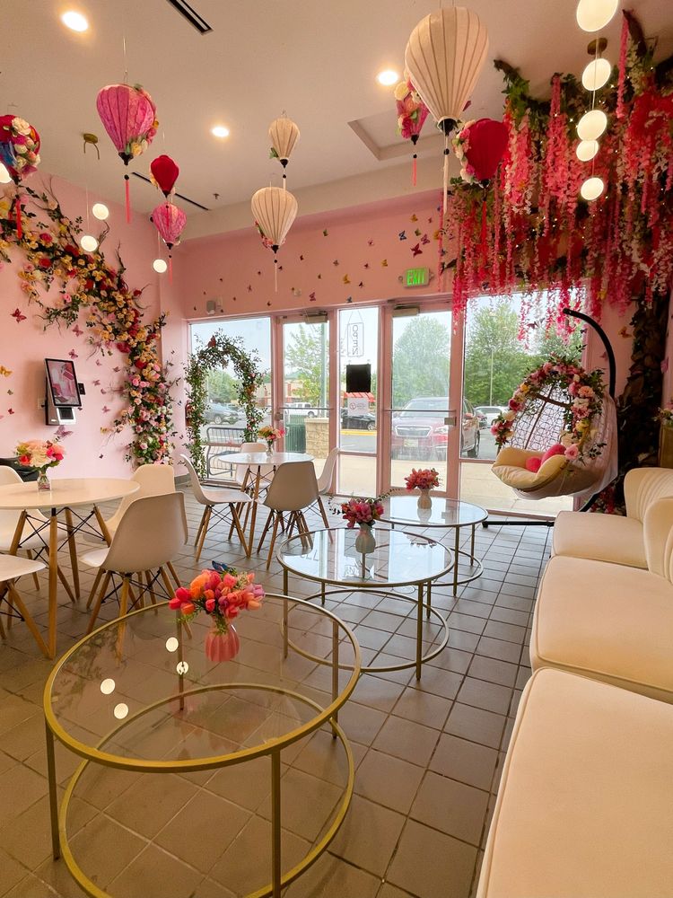 MiTea Interior Photo - MiTea Bakery in Golden Valley, MN