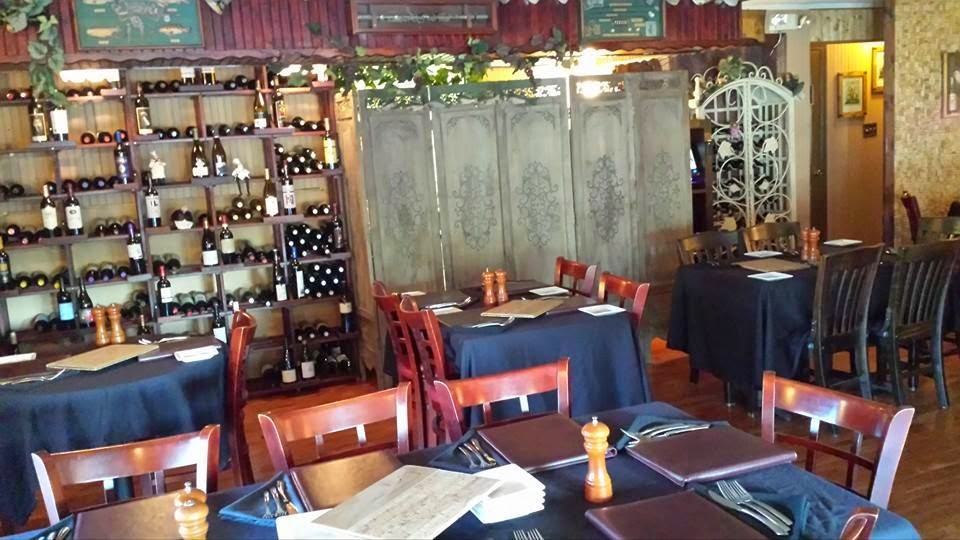 Osman's Restaurant Interior Photo - Osman's Restaurant German in Mobile, AL