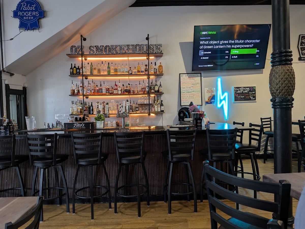 OZ Smokehouse Interior Photo - OZ Smokehouse Bars in Rogers, AR