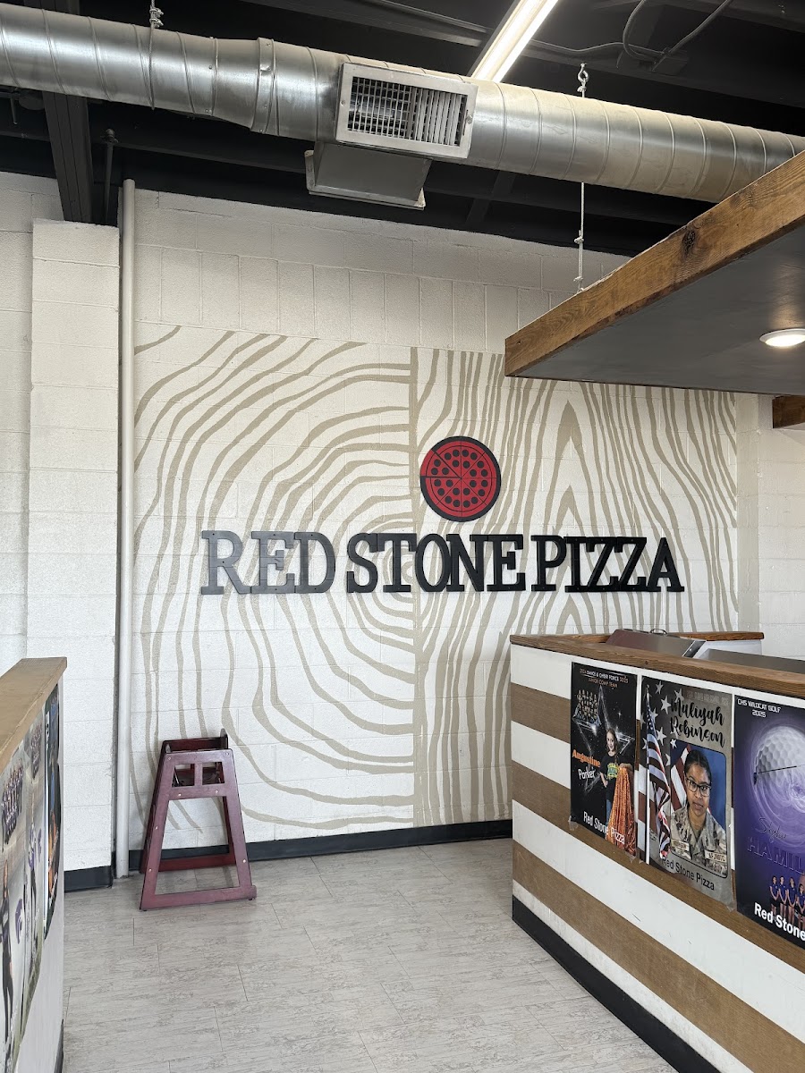 Red Stone Pizza Interior Photo - Red Stone Pizza Pizza in Clovis, NM