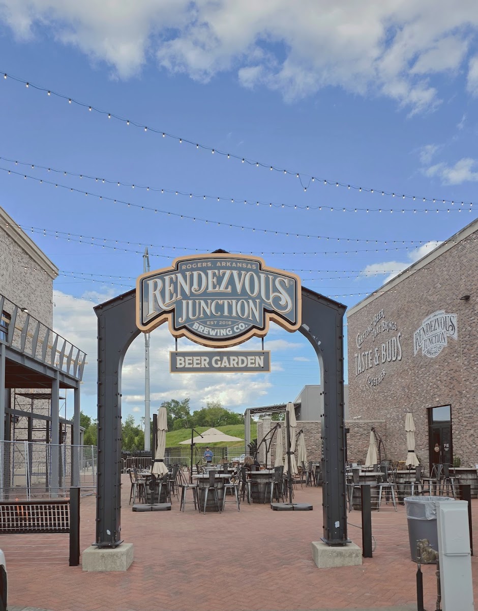 Rendezvous Junction Brewing Co. Exterior Photo - Rendezvous Junction Brewing Co. Wings in Rogers, AR