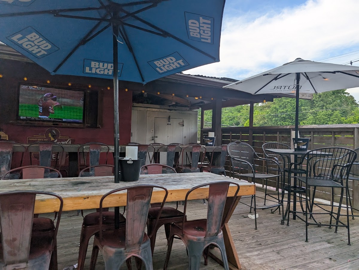 Sassy's Red House Exterior Photo - Sassy's Red House Bars in Fayetteville, AR