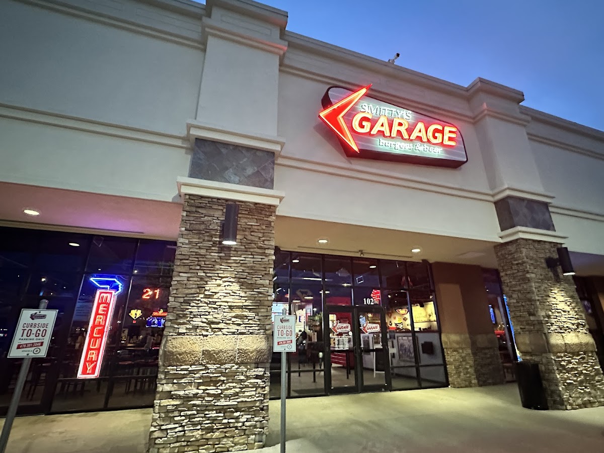 Smitty's Garage Burgers & Beer Interior Photo - Smitty's Garage Burgers & Beer Burgers in Fayetteville, AR