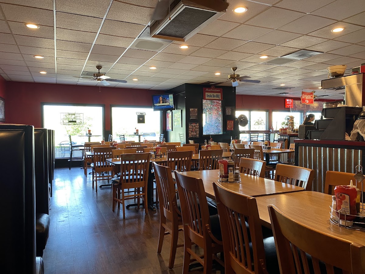 Smokebox BBQ Cafe Interior Photo - Smokebox BBQ Cafe BBQ in Kansas City, MO