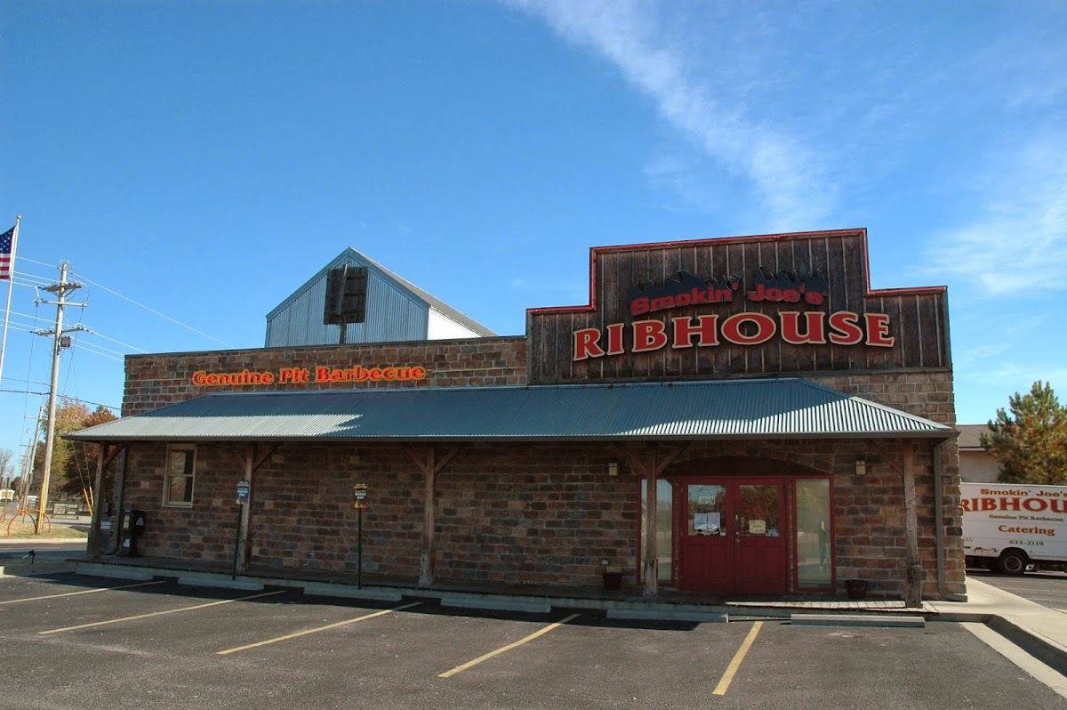 Smokin' Joe's Ribhouse Exterior Photo - Smokin' Joe's Ribhouse Restaurant in Bentonville, AR