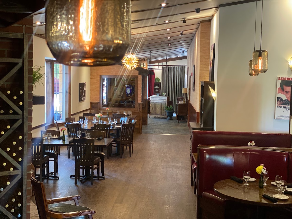 Table at The Hickory Inn Interior Photo - Table at The Hickory Inn Restaurant in Bentonville, AR