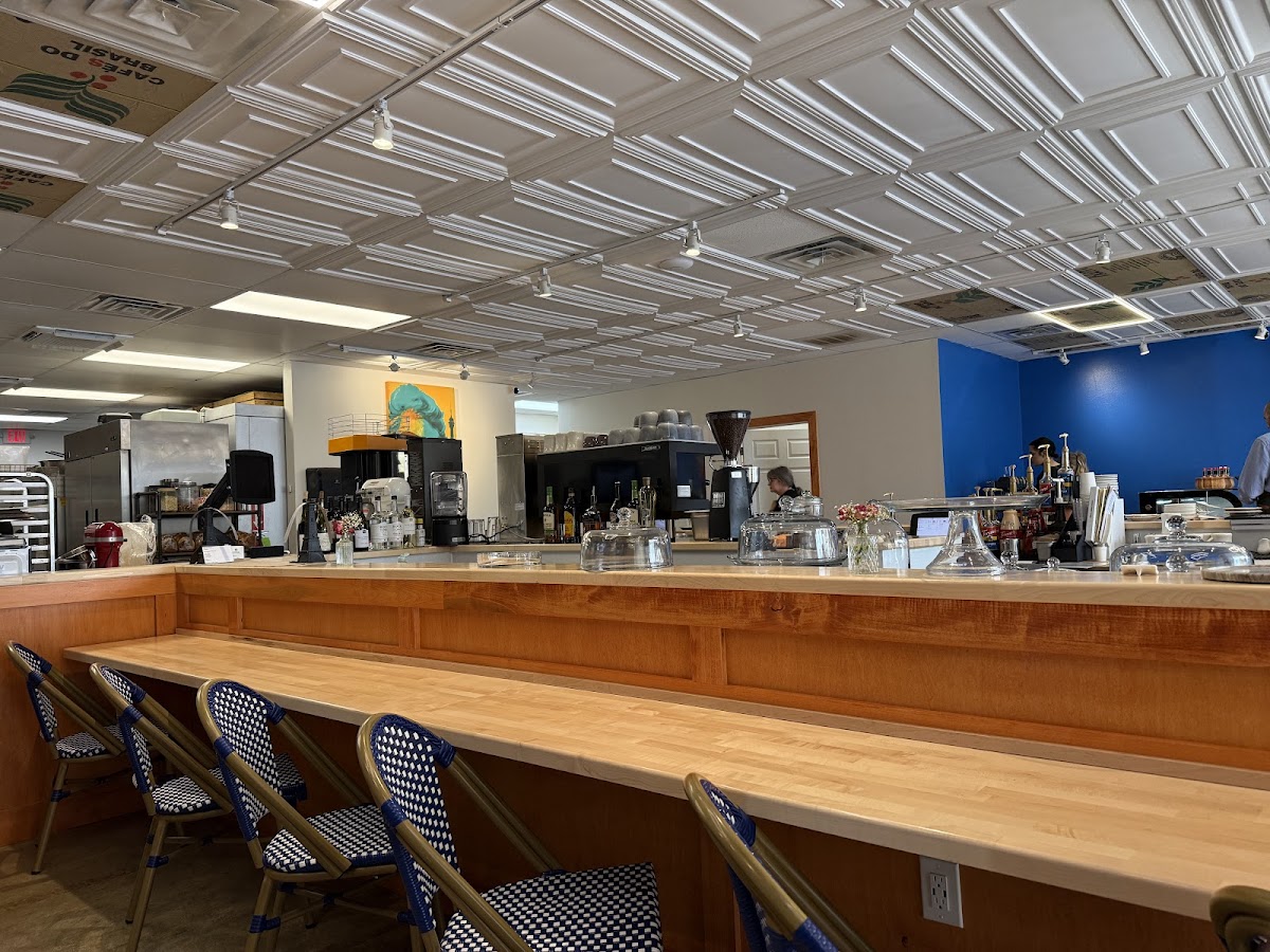 Table au Pain Interior Photo - Table au Pain Bakery in Bella Vista, AR