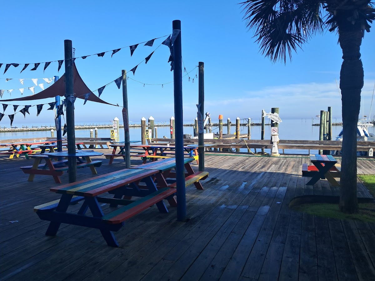 Tacky Jacks Fort Morgan Exterior Photo - Tacky Jacks Fort Morgan Seafood in Gulf Shores, AL