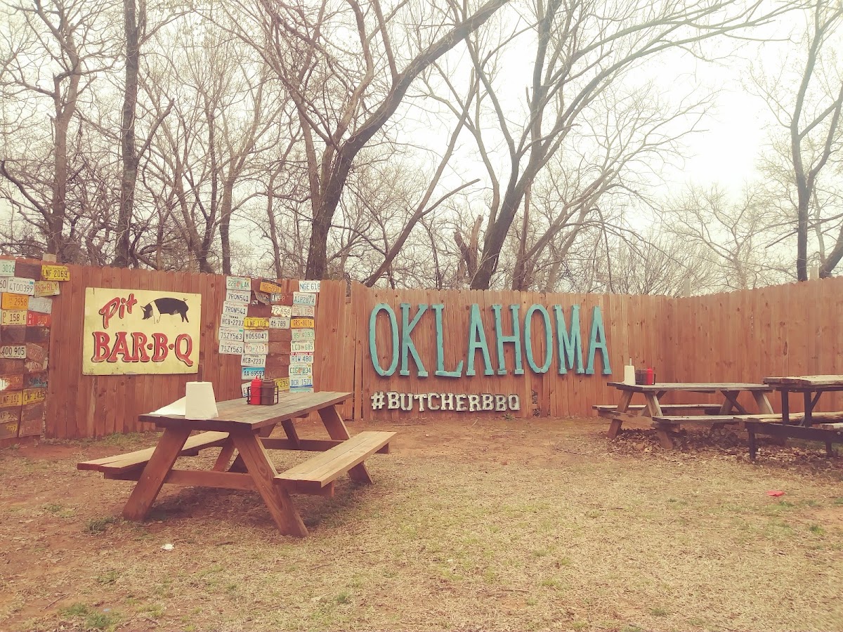 The Butcher BBQ Stand Exterior Photo - The Butcher BBQ Stand BBQ in Wellston, OK