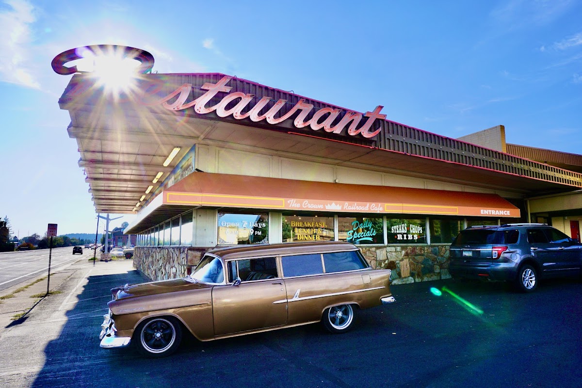 The Crown Railroad Café Exterior Photo - The Crown Railroad Café Diner in Flagstaff, AZ