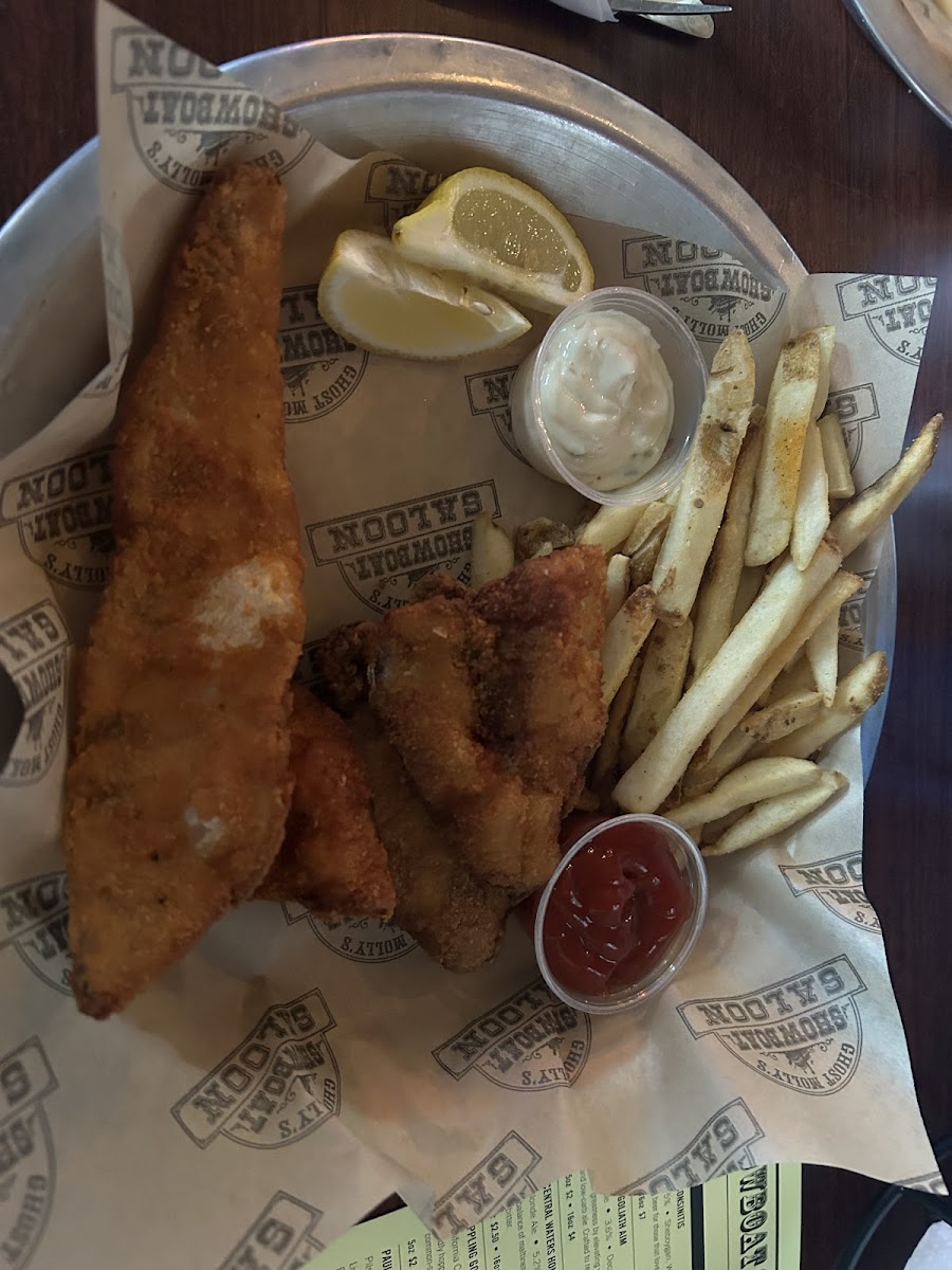 Tug's Kitchen At Showboat Saloon Food Photo - Tug's Kitchen At Showboat Saloon Bar & Grill in Wisconsin Dells, WI