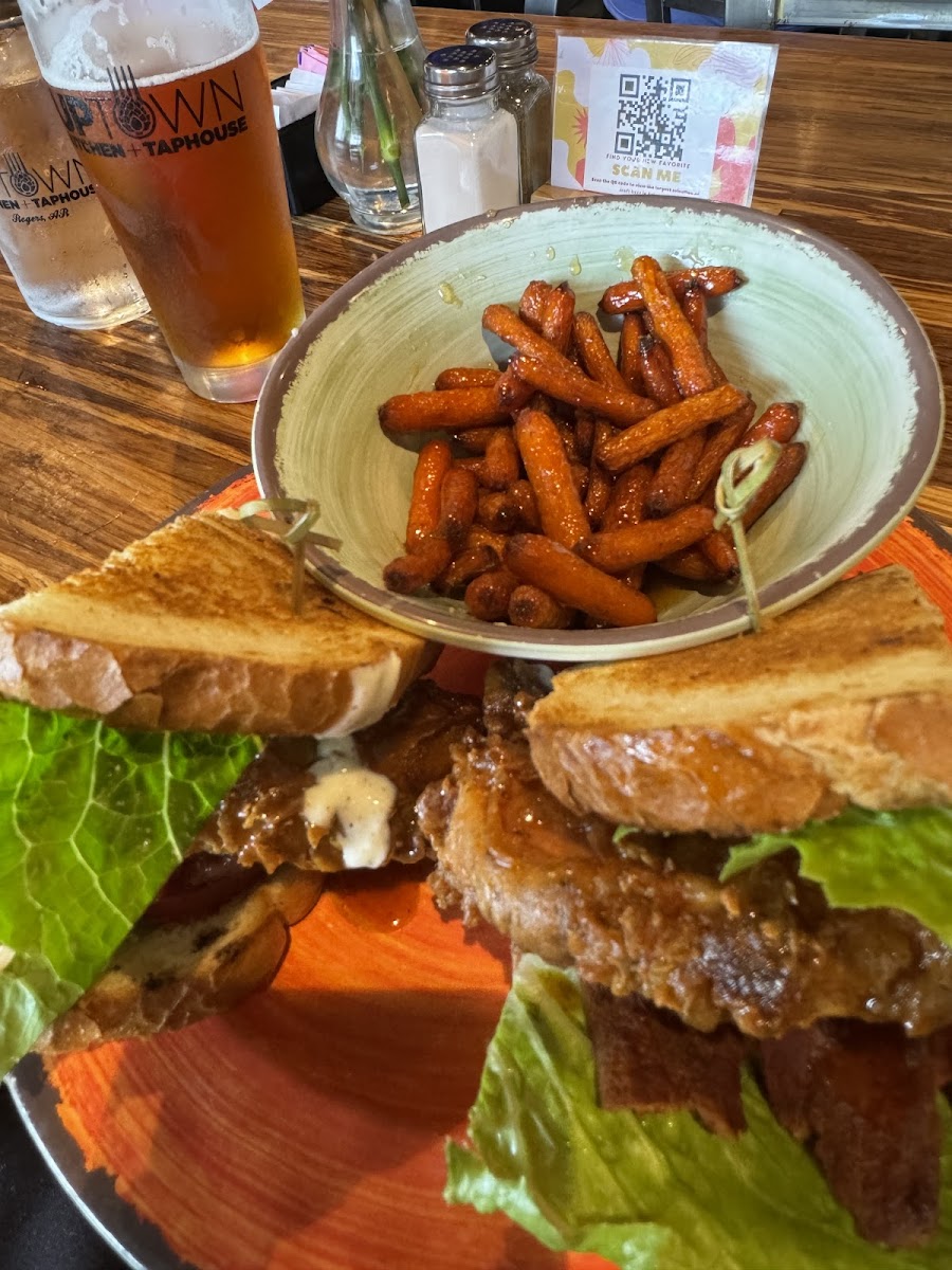 Uptown Kitchen + Taphouse Food Photo - Uptown Kitchen + Taphouse American in Rogers, AR