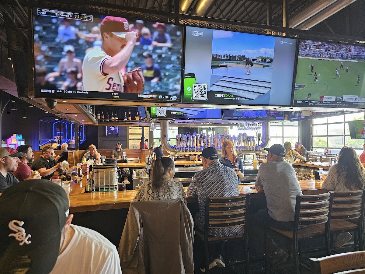 Walk-On's Sports Bistreaux - Rogers Restaurant Interior Photo - Walk-On's Sports Bistreaux - Rogers Restaurant Bar & Grill in Rogers, AR