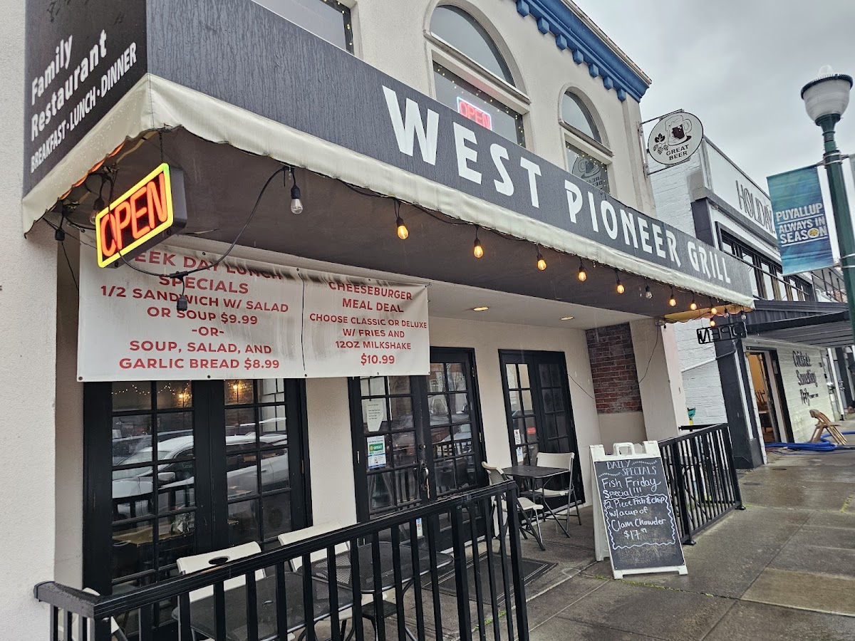 West Pioneer Grill Exterior Photo - West Pioneer Grill Grill in Puyallup, WA