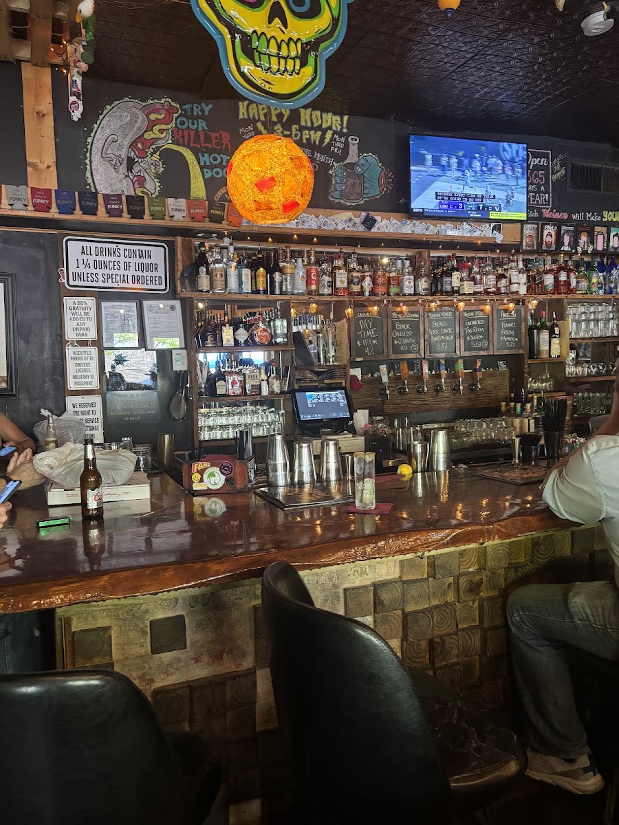 Wildwood Tavern Interior Photo - Wildwood Tavern Bar & Grill in Florence, AL
